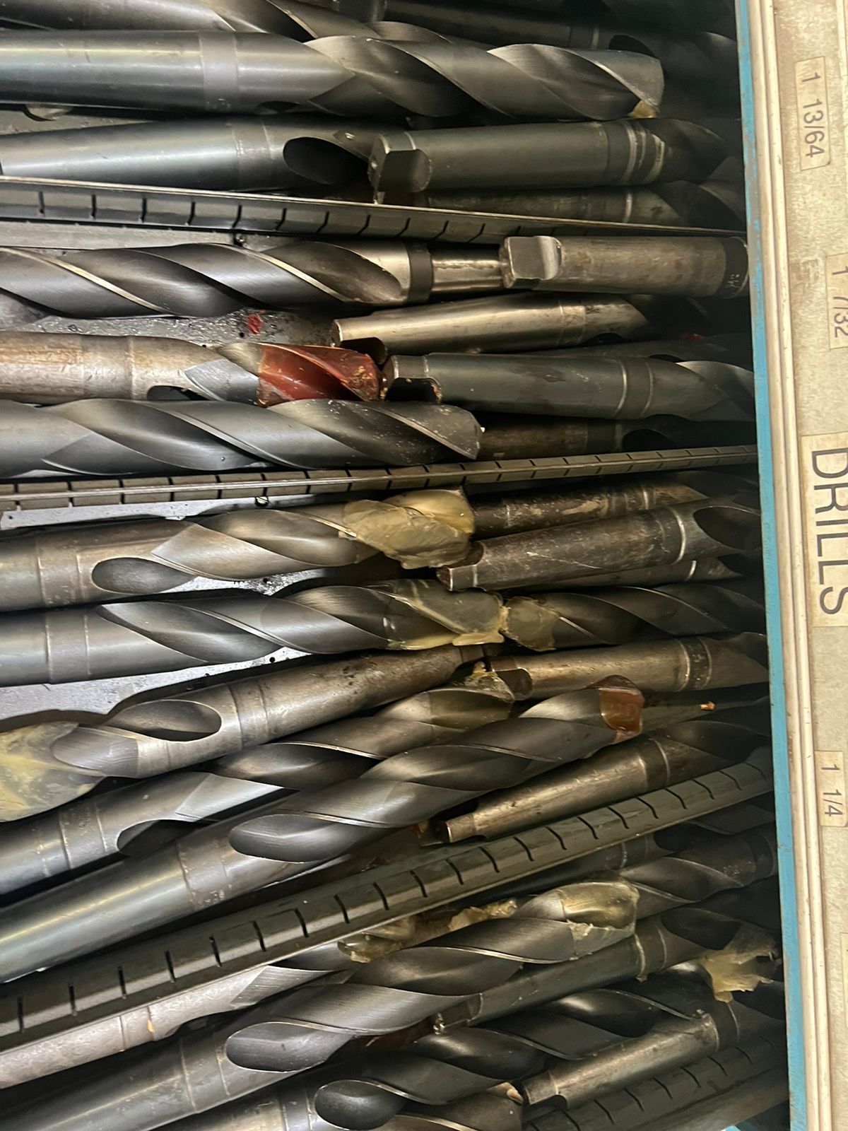 JL06-brocas_para_metal_